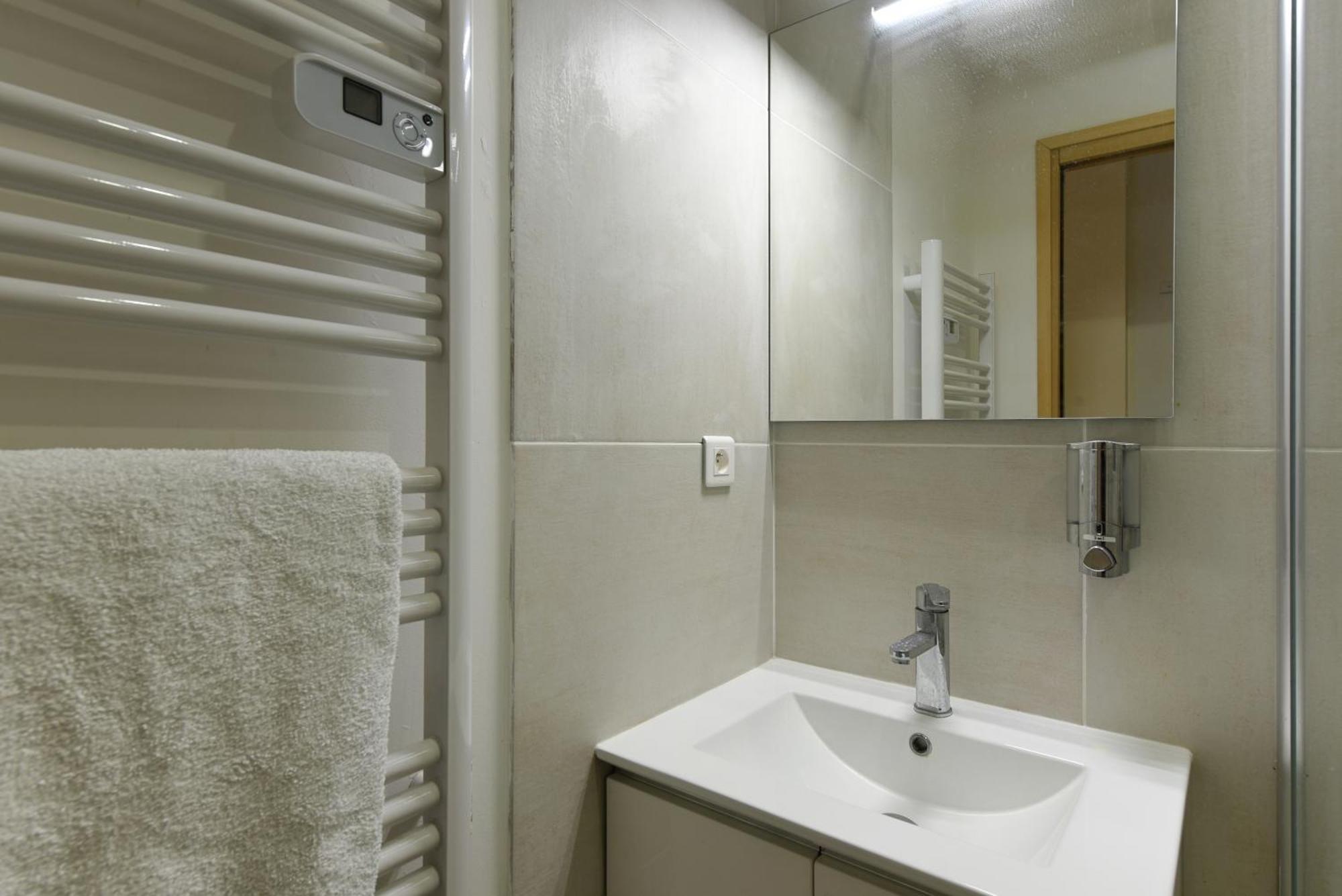 Provencal Studio Netflix Appart-Hotel-Provence La Fare-les-Oliviers 外观 照片